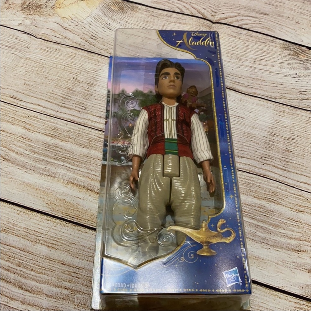 Disney Aladdin doll - Picture 2 of 3